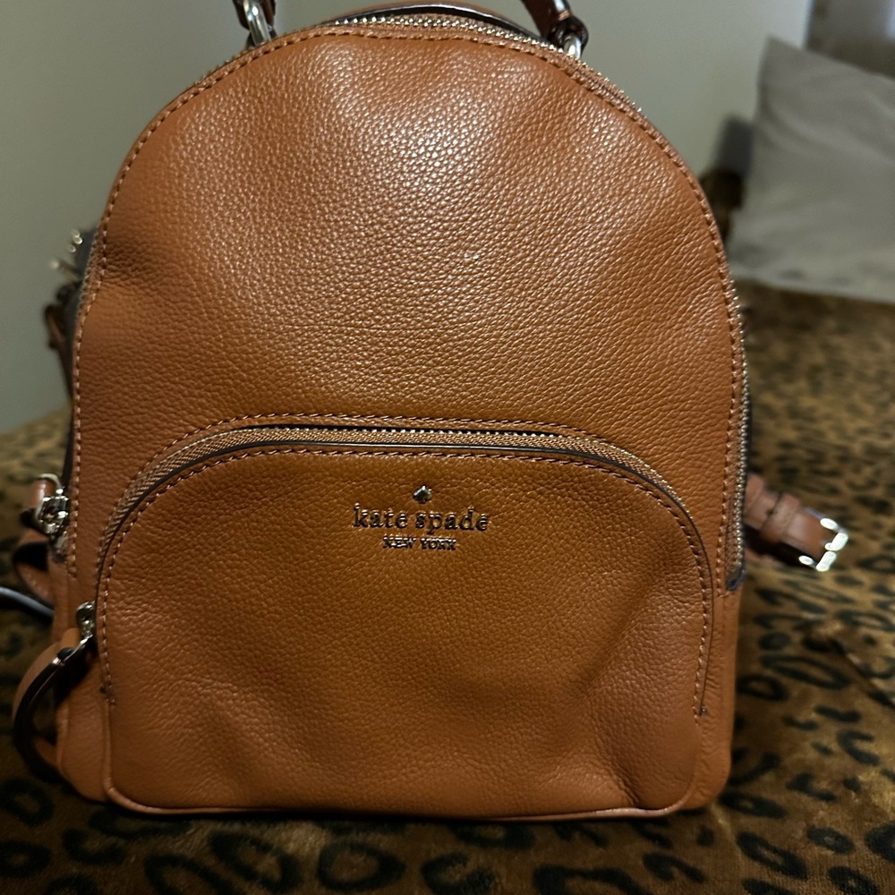Kate spade w/wristlet brown excellent condition